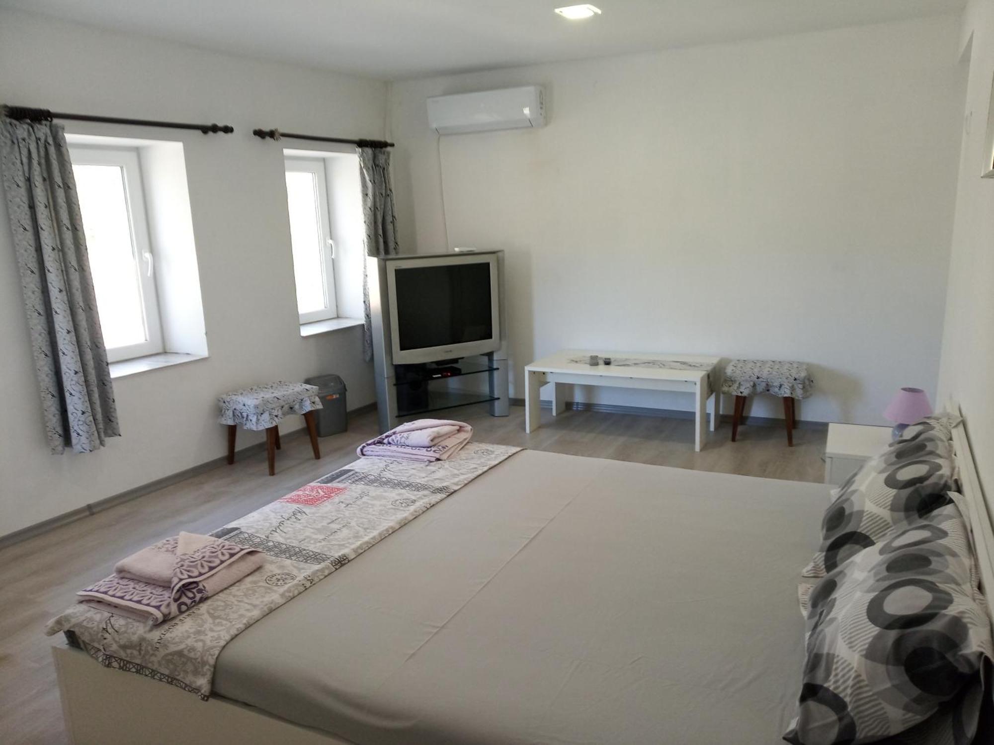 Divna Guest House Krushuna Extérieur photo